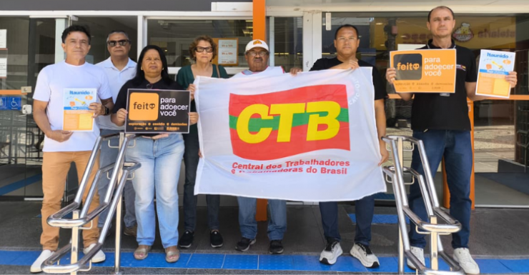Imagem Ato expõe sobrecarga e precarização no banco Itaú