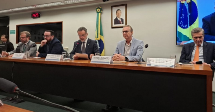 Imagem Audiência na Câmara dos Deputados debate digitalização e fechamento de agências bancárias