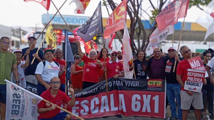 Imagem Bancários marcam presença no 1º de Maio em Aracaju